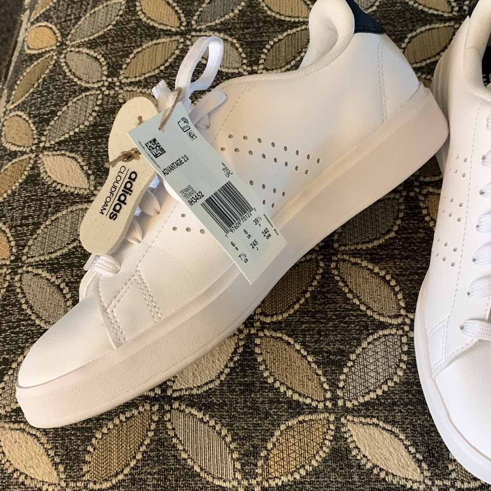 NWT WOMENS ADIDAS ADVANTAGE 2.0